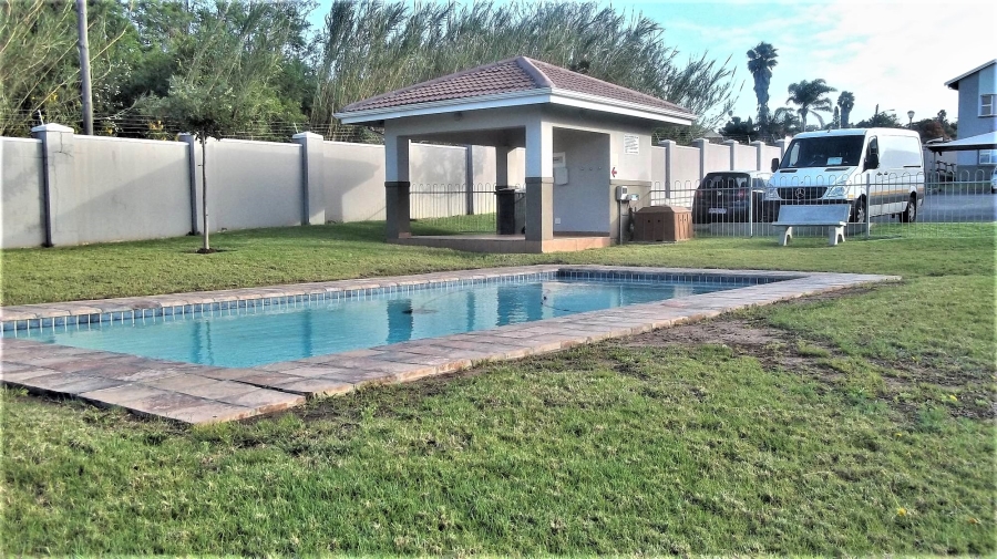 To Let 1 Bedroom Property for Rent in Beacon Bay Eastern Cape